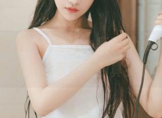 一个“照骗”博主的小鹿鹿shika，圣诞六花写真集分享背后的真实故事.txt