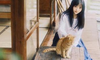尤果网 – 一起赏析一只香蕉船女王的经典写真，美图展现时尚与个性.txt