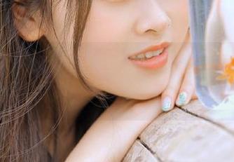 尤果网 – 夏日私拍图集：张雪馨穿短裤的清凉瞬间，尽显健康美丽.txt