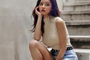 尤果网 – 悠扬的双马尾：研依最新写真集，带你走进可爱的女孩原图世界.txt