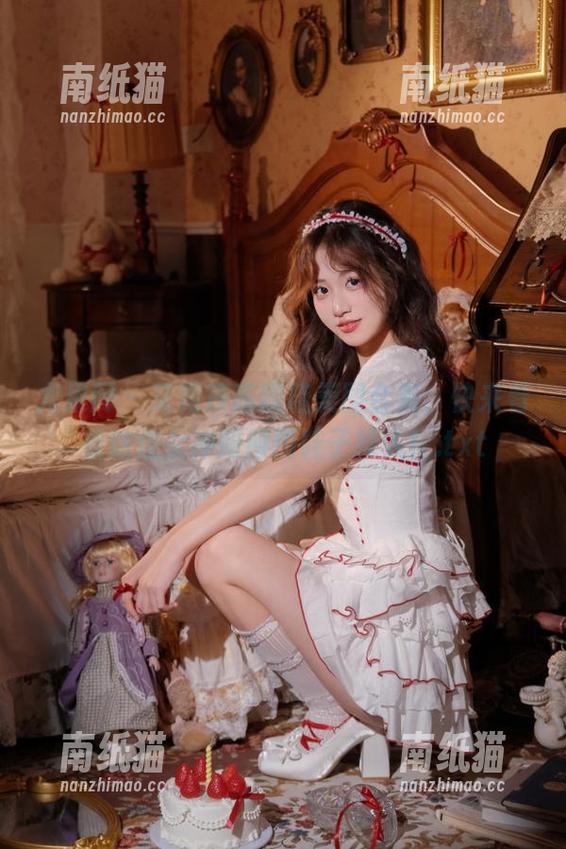 尤果网-艾霓莎 尤果网 - 艾霓莎高跟鞋美图合集,快来看看这位女神如何用鞋子撩人!.txt