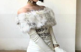 尤果网 – 令人惊艳的最新写真，赵雪穿上精致内衣，宛如梦中女神降临大地！.txt