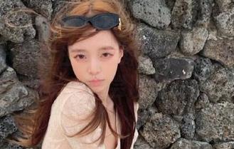 尤物馆 – 俞公主献上妹妹的魅惑瞬间：高清图片资源，大胆尝试你的创意！.txt