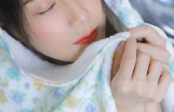 尤蜜荟 – 小尤奈的牛仔裤魅力在线呈现，超值写真合集让你一次看个够！.txt