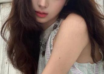 尤蜜荟 – 精选小海臀Rena夏天的绝美原图，快来分享，一起追忆这个美好的季节！.txt