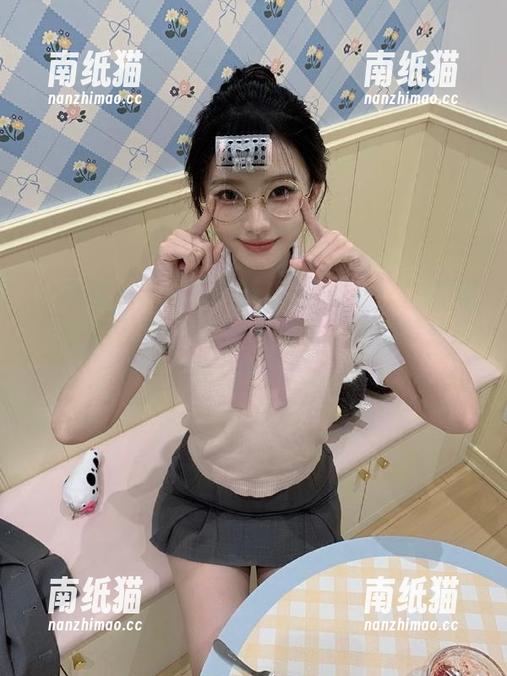 尤蜜荟-小茶茶tea 尤蜜荟 - 走进小茶茶tea的教室:高清写真描绘她独特风格,唤醒你心中的梦想与激情!.txt