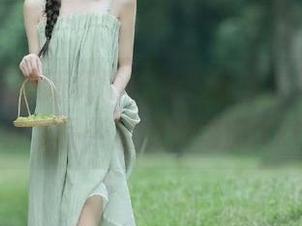 尤蜜荟 – 最新资源一览，谭小灵携奶牛写真作品开启视觉之旅.txt
