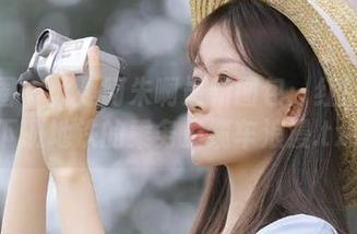 微密圈 – 就是阿朱啊最新图包：红肚兜与下班地铁的乘务员缆车浪漫.txt