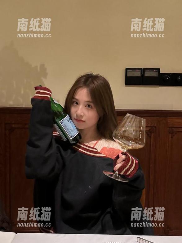 异思趣向 - 小九万圣节搞笑写真集，最新美图扮演鬼怪都能引发捧腹大笑！.txt