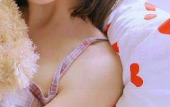 微密圈 – 启航徐莉芝的黑色世界：引人注目的写真作品集，精彩下载不容错过！.txt