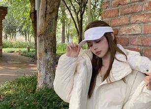 推女神 – 于姬Una的世界，时光滋养下的写真全集，带你走入梦幻的视觉盛宴.txt