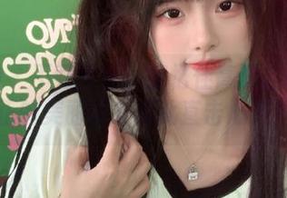 推女神 – 不可不看！施忆佳高清自拍图包，真正的美丽从未如此直击心灵！.txt