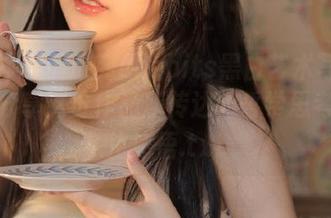 推女神 – 黄歆苑chobits黑白艺术写真合集，分享这份作品所传达的哲学思考与人生感悟.txt