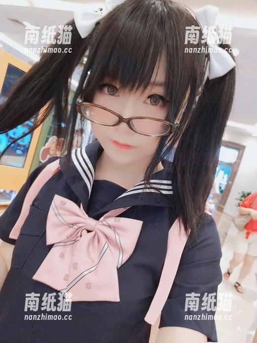 摇摇乐yoyo 摇摇乐yoyo最新毛衣风格,精美照片让你尽享冬季时尚魅力.txt