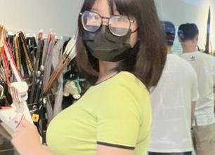 睡衣写真集扑面而来，无颜小天使wy的原图笑点连连，笑出腹肌不是梦！.txt