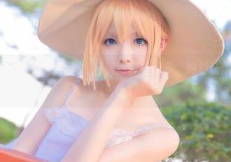 学姐星之迟迟的全套写真，精美图片看点多，绝对让你目不转睛！.txt