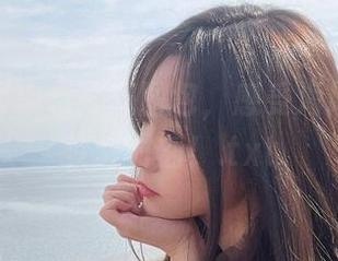 观看是青水水手服图包，感受海风拂面的梦幻时刻！.txt