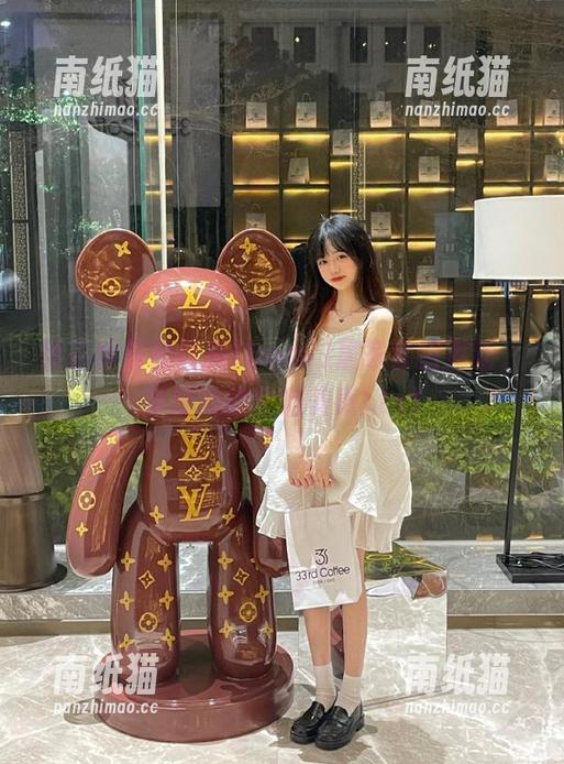 精彩纷呈的普美(bomi)居家套图更新，发现她的生活美感!.txt