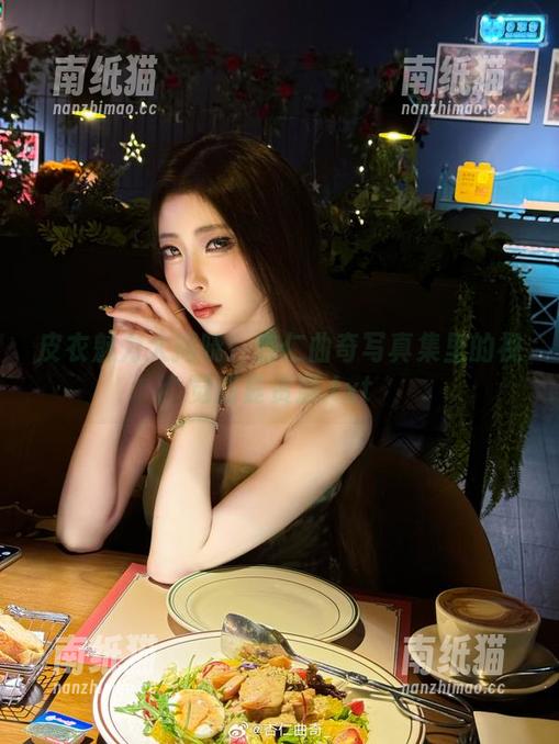 杏仁曲奇 皮衣魅力大揭晓:杏仁曲奇写真集里的视觉盛宴资源.txt