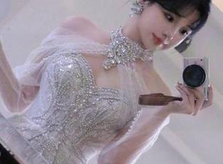 微密圈 – 果儿Victoria带来最新作品：牛仔裤写真，五种穿法带你风格大变身！.txt