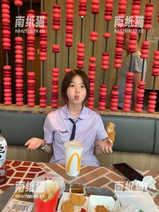 果团网-莫雅淇 果团网 - 原图独家发布:莫雅淇双马尾写真,快来观看她的俏皮风采.txt