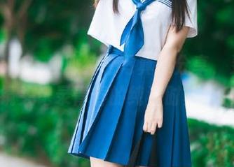 梦丝女神 – 校服纯白写真集分享，灵唯用镜头记录青春的纯洁时刻.txt