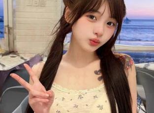 梦丝女神 – 高清图集：香萱长腿写真，尽显时尚与自信，闪耀迷人风采的最佳时刻.txt