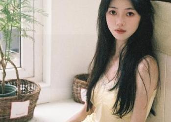 梦丝女神 – 魏婷婷日常高清壁纸：时尚与生活的完美交融，绝对不要错过.txt