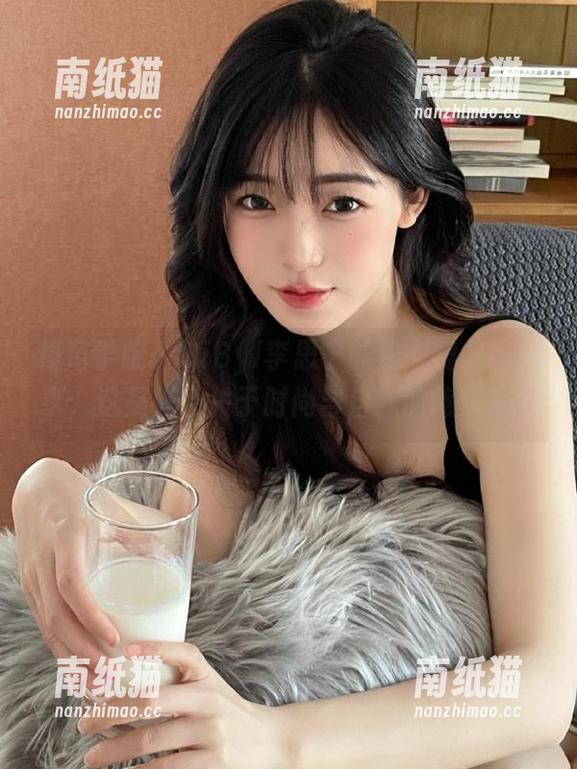 模范学院-SiByl李思宁 模范学院 - SiByl李思宁的连衣裙美图分享,这是一个关于时尚与自我的旅程.txt