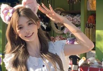 模范学院 – 最新夏玲蔓女神写真，释放无限魅力，她的每一张都值得你细细品味！.txt