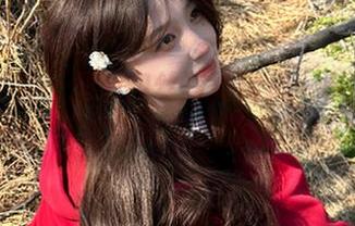 模范学院 – 精彩肉丝写真精选：小奶瓶呜呜的艺术视角与美的绽放.txt
