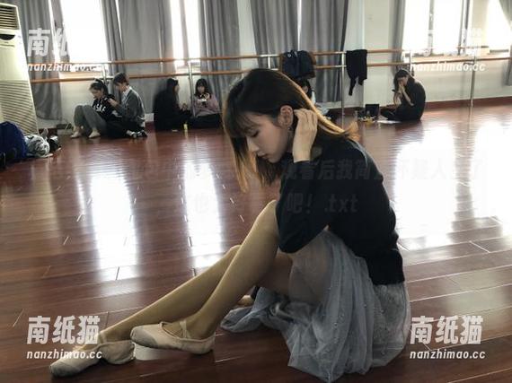 模范学院-梦梵 模范学院 - 图包中的梦梵JK,观看后我简直怀疑人生了,这也太好看了吧!.txt