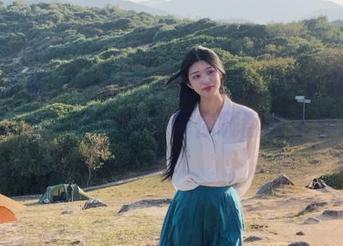 模范学院 – 一起探秘白子嫣nicky兔女郎写真图册：这只兔子带你嗨翻整个春天！.txt