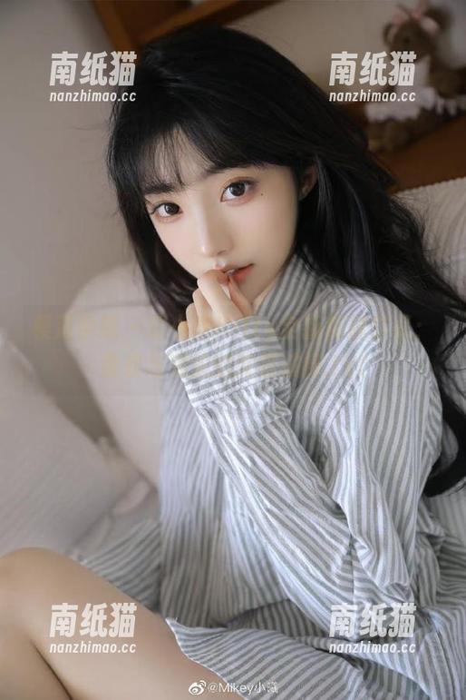 模范学院 - 赵小米Kitty全新棉袜作品：柔软与潮流的完美演绎.txt