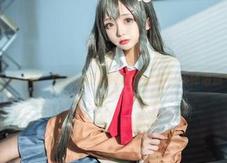 高清写真集回归：樱井小莜以纯白护士身份演绎清新气息.txt