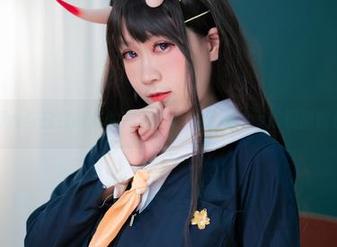 流年不停w与白色睡衣的完美结合：高清cos展现甜蜜日常.txt