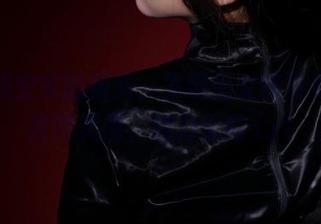 透过浅安安的镜头，发现兔女郎写真中的独特美图，魅力无穷.txt