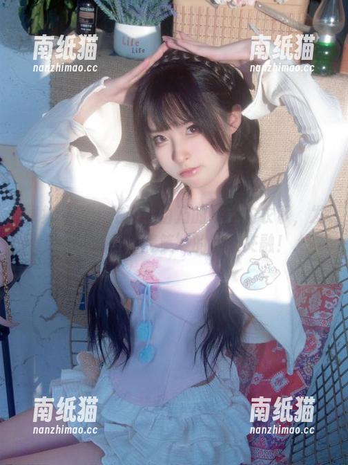 清水由乃 图集分享:在清水由乃的法式内衣下,发现‘优雅’与‘搞笑’的完美交融!.txt