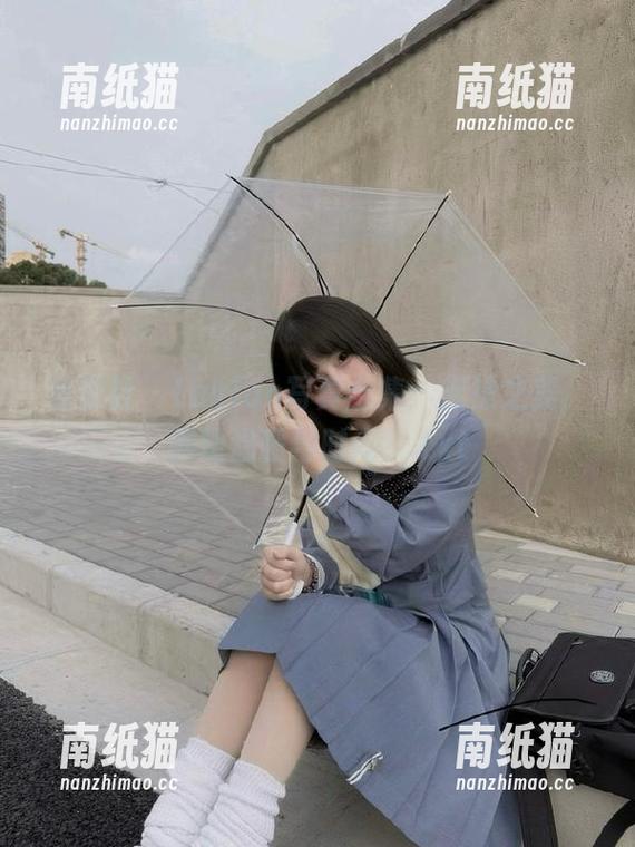 爱蜜社-luvian本能 爱蜜社 - Luvian写真全集:棉袜之美,展现温暖与时尚!.txt