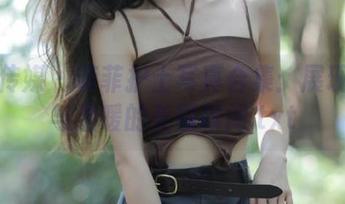 物恋传媒 – 菲菲护士写真合集：展现奋斗与温暖的美丽瞬间.txt