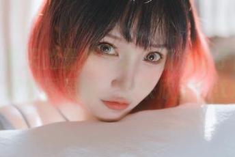 这就是夏天的最佳代表：狐洛洛子比基尼写真原图更新，快来欣赏！.txt