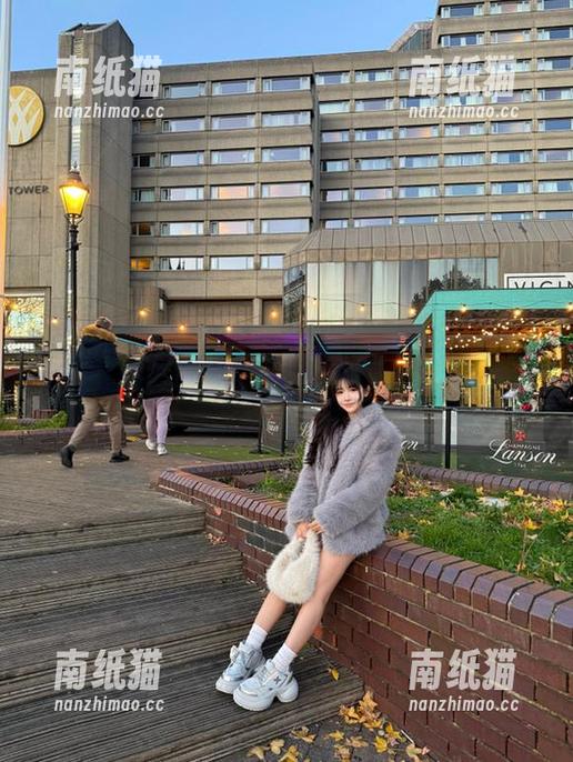 猪小七 微密圈 - 在猪小七的粉色画卷中,欣赏那些令人心动的美图和照片.txt