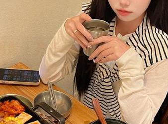 甜予摄影 – 齐齐私拍写真：穿上帆布鞋，勇敢做自我，不怕嘲笑.txt