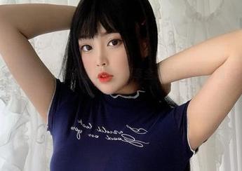 深入白烨烨女王指挥官的视觉盛宴，尽享全套写真合集与精美壁纸！.txt