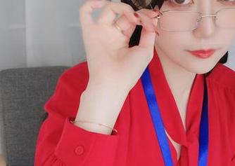 白银81带来的纯白圣女套图资源，尽享绚丽与纯净之美.txt