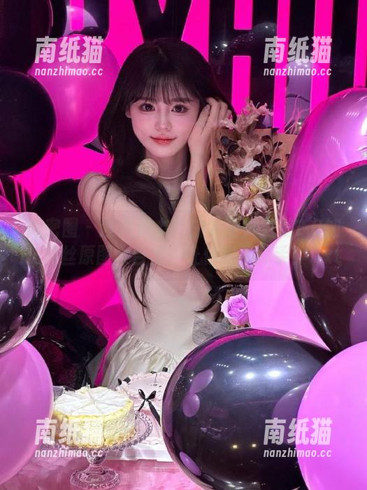 白龙猫女 微密圈 - 超凡魅力!白龙猫女空姐2.0加长黑丝原图大合集,让你爱不释手!.txt