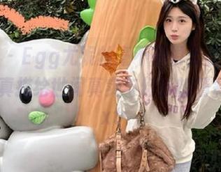 秀人网 - Egg尤妮丝毫不畏惧无圣光，以黑白写真描绘世间真实与幻影的精彩图片.txt