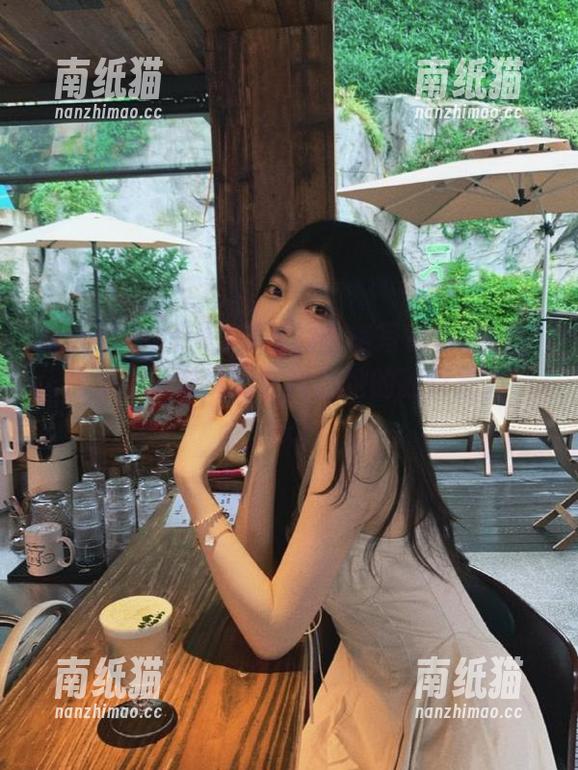 秀人网-KOKO可可 秀人网 - KOKO可可的白裙写真作品更新:优雅与清纯结合,尽显她的独特魅力!.txt
