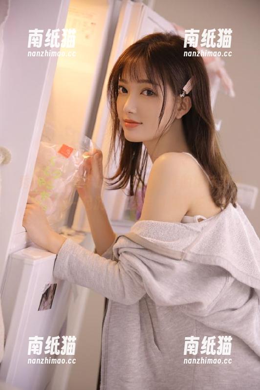 秀人网-M梦baby 秀人网 - M梦baby与你分享的棉袜美图,让我们一起沉浸在梦与现实的交织.txt