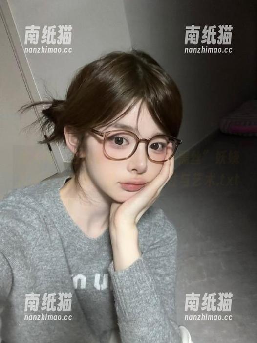 秀人网-icy猪 秀人网 - 在线查看:“icy猪黑丝”妖娆风情写真图集,感受她的个性与艺术.txt